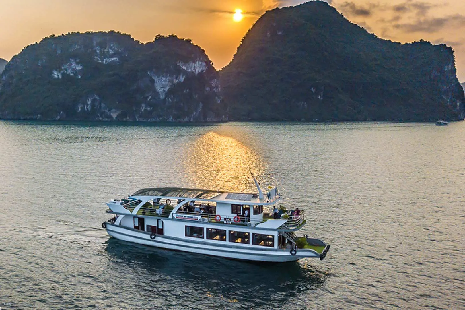 https://image.kkday.com/v2/image/get/w_1920,h_1080,c_fit,q_55,wm_auto/s1.kkday.com/product_136872/20230411042512_sy95n/jpg