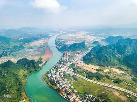 Full Day | Phong Nha/Thien Duong Cave Experience From Hue – Group Tour
