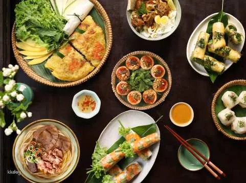 [Roundtrip Transfer included] Madam Lan Restaurant Da Nang | Pick-up/Drop-off at Da Nang City Center